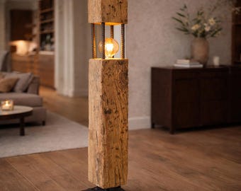 Lampada da Terra in Traversa Ferroviaria – Pièce di Design Industriale in Rovere Antico e Ferro Massiccio