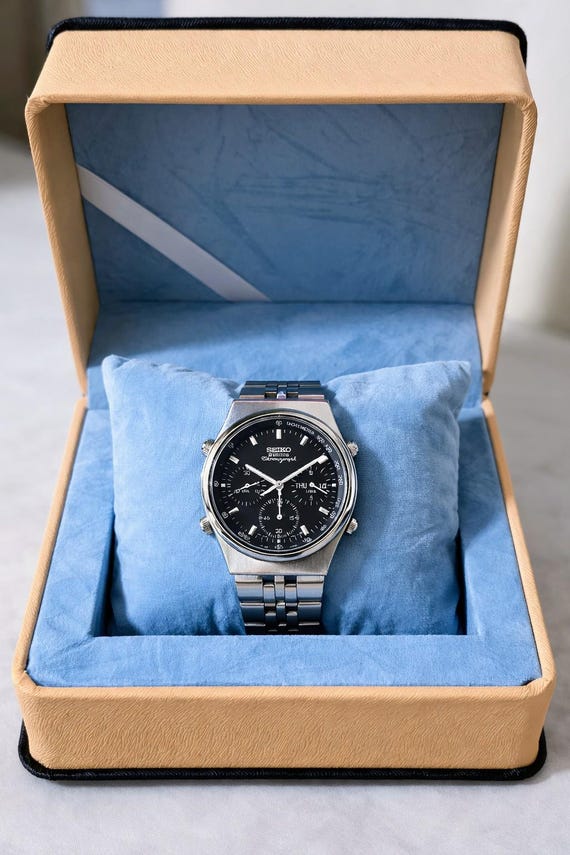 Rare Vintage Seiko Classic 7A38-7270 Quartz Chronograph - World's