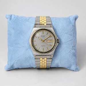 1982 Seiko SQ100 Nautilus Stainless Steel Gold Tone Watch 293278 Spain Seiko sq100 watch - Gem main image 2