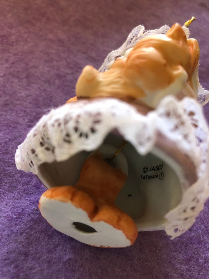 Christmas Mama Kitty Cat Bell Vintage Jasco Ceramic Holiday Decoration Decorative Ornament