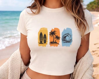 Top corto con estampado playero, camiseta de verano para surf, camiseta estética con temática oceánica, diseño de olas con palmeras, conjunto de vacaciones, bonito regalo de ropa de playa para ella.