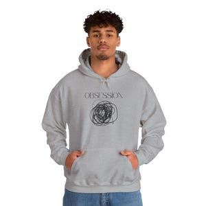 Sudadera con capucha Obsession, arte minimalista de garabatos, estilo urbano abstracto, sudadera gráfica moderna