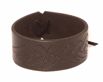 Embossed leather bracelet