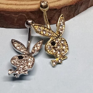 Puede incluir: Un juego de tres tazas de cerámica con un acabado mate moteado. Las tazas son de color crema, gris claro y gris oscuro. Cada taza tiene un diseño simple y minimalista.