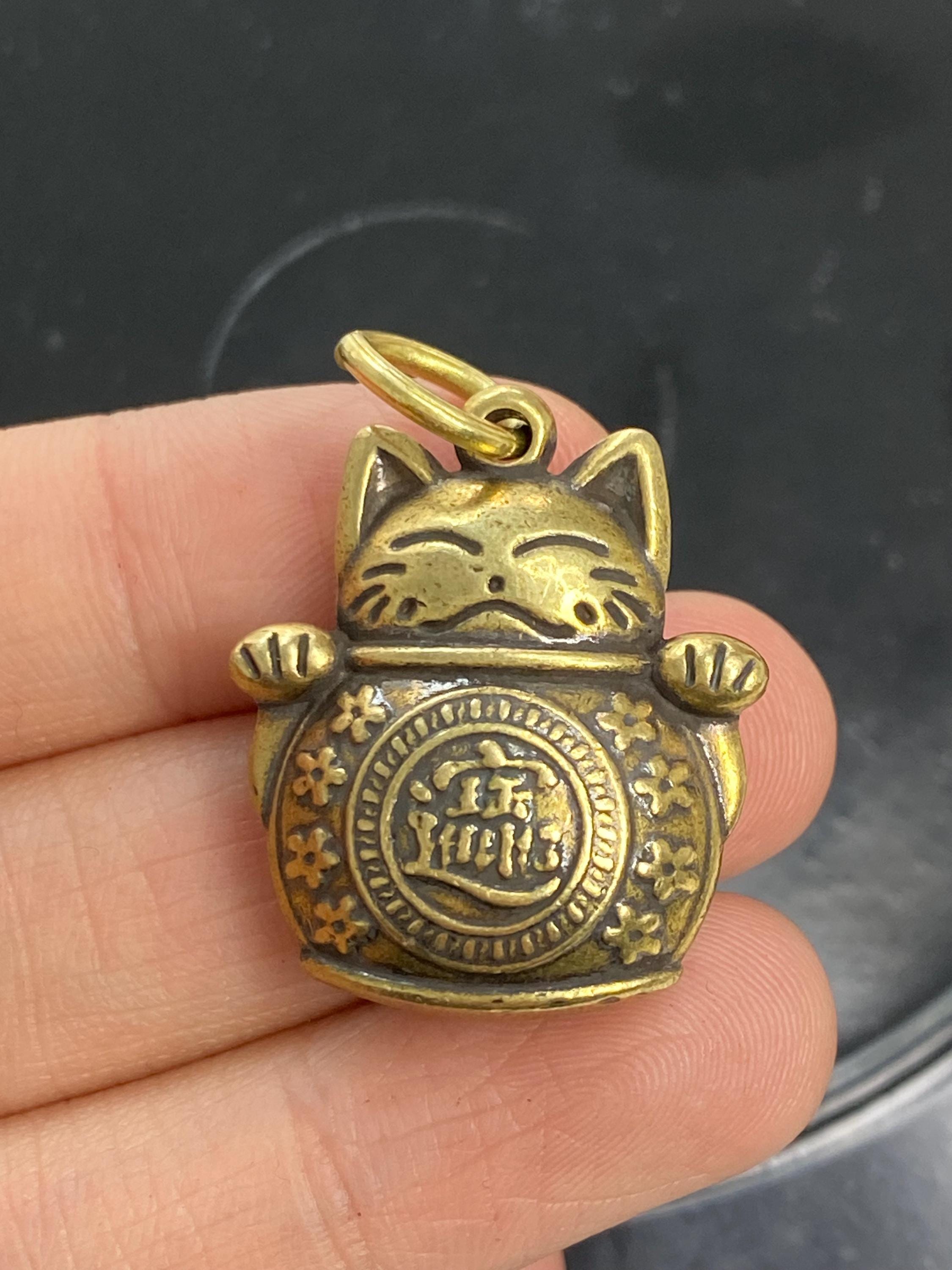 Maneki Neko Keychain - Etsy