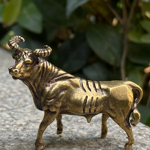 Brass Ox Figurine Hand Carved Zodiac Bull Statue Desk Decor Prosperity Ornament