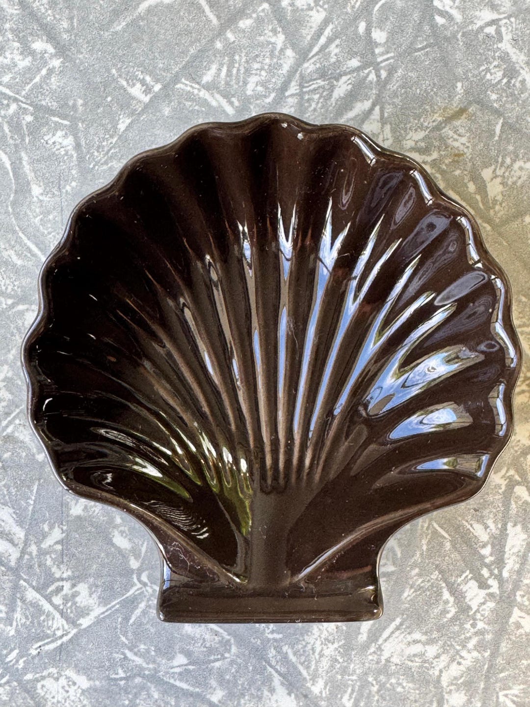 1960s Vintage Brown Ceramic Shell Dish –12 X 13 X 6.5cm (4.7 X 5.1 X 2. ...