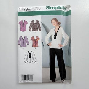 2012 Simplicity 1779 Sewing Pattern – Women’s Blouses and Tops (Sizes 6-14) – Uncut and Factory Folded