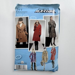 2010 Simplicity 2311 Sömnadsmönster – Damkappor från Project Runway (Storlekar 14-22) – Oklippta och fabriksvikta