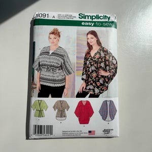 2016 Simplicity 8091 Sömnadsmönster – Kimonoärmstoppar och kofta (storlekar XXS–XXL) – Oklippt och fabriksvikt