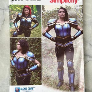 Può includere: Modello Simplicity 8630 H5 per cosplay, con una donna in armatura blu e oro. Il modello include opzioni di taglia dalla 32 alla 40. Il modello è progettato e stampato negli Stati Uniti.