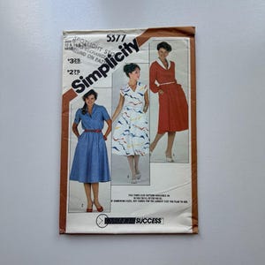 1982 Simplicity 5377 Symönster - Klänning med stickad klänning (Storlekar 12-14-16) - Oklippt och fabriksvikt