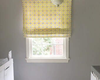 Platte vouwgordijn | Raamdecoratie voor kinderkamer | Spoonflower-stof