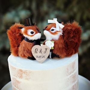 Squirrel Wedding Cake Topper / Woodland Cake Topper / Fall Wedding Cake Topper / Garden Cake Topper/Autumn Wedding Cake Topper