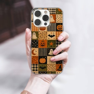 Funda para teléfono con diseño de patchwork de Halloween y estilo cottagecore para iPhone 17 Pro Max, 16e, 15, 14, 13 y Samsung S26 Ultra, S25 FE, A56, Pixel 10, 9A