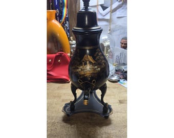 Samovar holandés antiguo de peltre pintado en negro y dorado, de la marca C. Kurz Co.