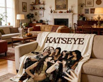 Coperta in pile Katseye Denim Concept, accogliente e confortevole per la camera da letto dei fan del K-pop.