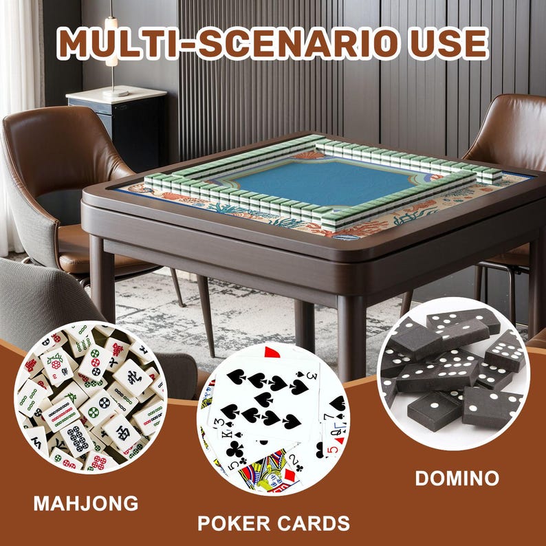 Op de afbeelding: Een donkerbruine houten speeltafel met een blauw speeloppervlak, omringd door Mahjong-tegels. De afbeelding toont ook pokerkaarten en dominostenen, met de tekst "MULTI-SCENARIO USE", "MAHJONG", "POKER CARDS" en "DOMINO".