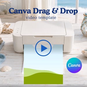 Può includere: Una stampante da scrivania bianca con un foglio di carta che esce dalla parte anteriore, con un'icona blu del tasto play e il testo Canva Drag & Drop video template. Un logo circolare Canva viola e blu si trova nell'angolo in basso a destra.