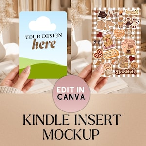 Puede incluir: Una maqueta de inserción de Kindle con dos diseños. Uno presenta un cielo azul y un paisaje verde con el texto "YOUR DESIGN here". El otro tiene un patrón de cuadros marrón con pegatinas y el texto "FALL INTO READING" y "Bookish".