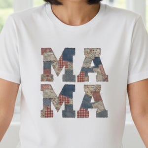 パッチワークフローラルママ、グランマコア、フェイク刺繍ママシャツ、バーシティママ、母の日、コテージコア