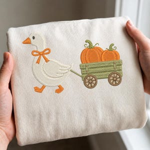 Goose Pumpkin Wagon Embroidery Design, Fall Goose Embroidery File, Autumn Harvest Goose Machine Embroidery, Thanksgiving PES DST EXP jef vp3