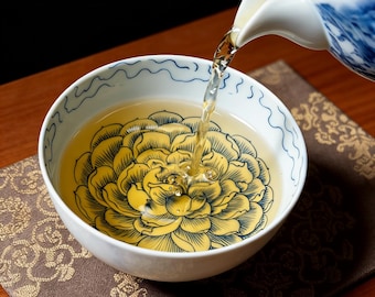 Ręcznie malowana niebiesko-biała porcelanowa filiżanka do herbaty w kształcie lotosu | Chińska filiżanka do herbaty w stylu chan | Rzemieślnicza ceramiczna miseczka do herbaty dla miłośników herbaty