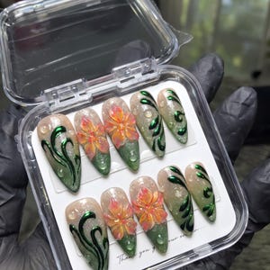 Handgemaakte betoverde woudpers op nagels | Chroomgroene werveling 3D-bloem waterdruppel | Botanische nagelset Mystical Fairy