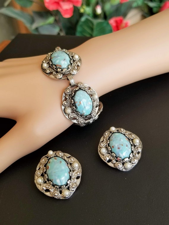 Vintage Faux Turquoise and Faux Pearl Bracelet an… - image 1