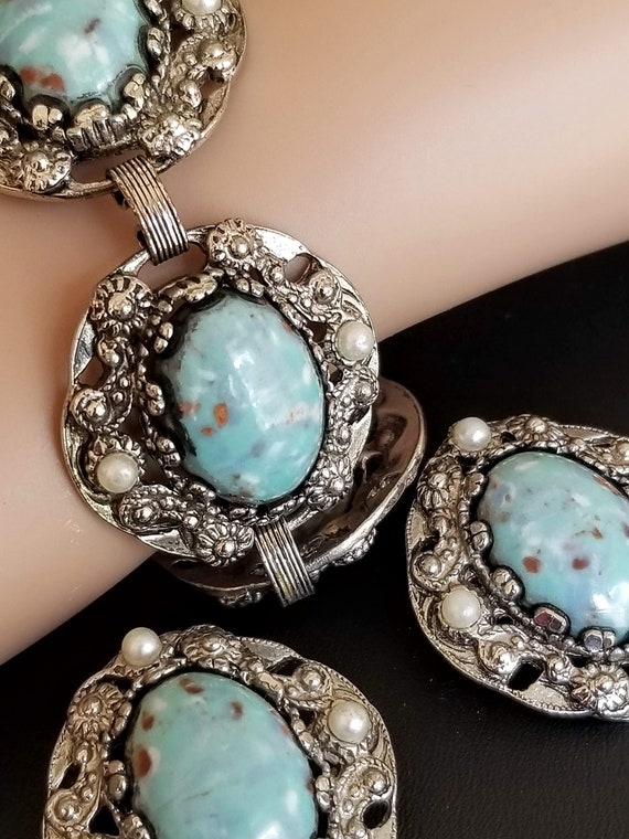 Vintage Faux Turquoise and Faux Pearl Bracelet an… - image 3