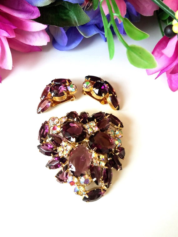 Brass Ox Black Sapphire Austrian Rhinestone Set Stone Drops 19x10mm Raw Brass Vintage Oval Blue Floral Embossed Stone /& Lt Silver Ox 2