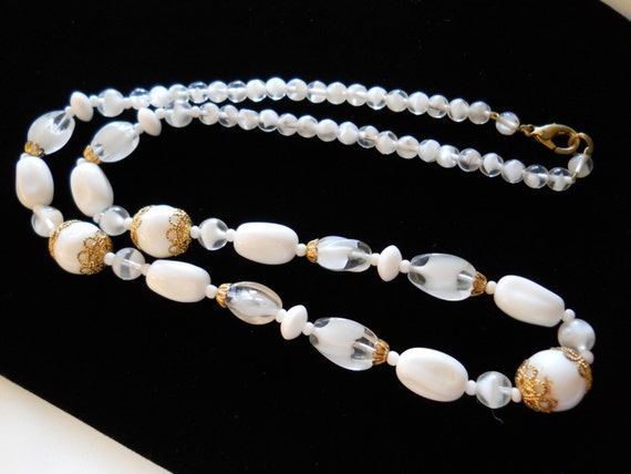Vintage Beaded Necklace 24 Inch Milk Glass and Gi… - image 3