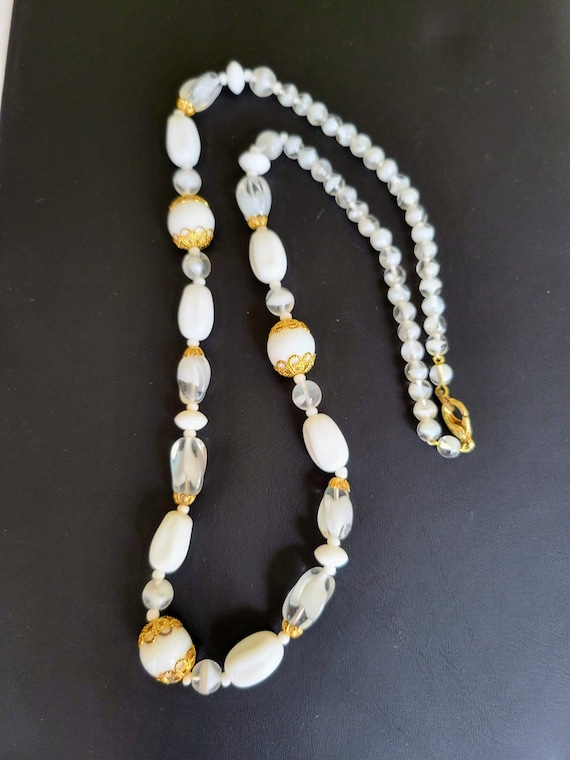 Vintage Beaded Necklace 24 Inch Milk Glass and Gi… - image 8