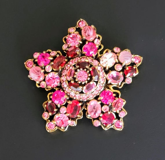 star shaped brooch - Gem