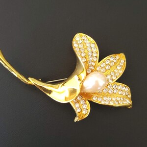 Vintage Faux Pearl and Rhinestone Flower Brooch Pin