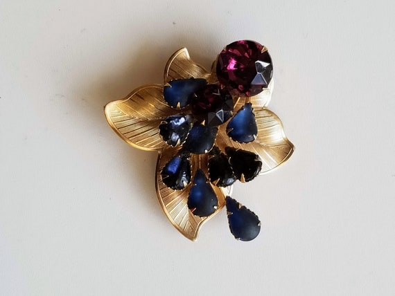 Vintage Purple and Blue Rhinestone Leaf Brooch Pin - image 5