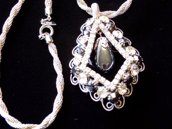 Collier Vintage En Hématites Et Strass Argenté - Occasion - Style Perles