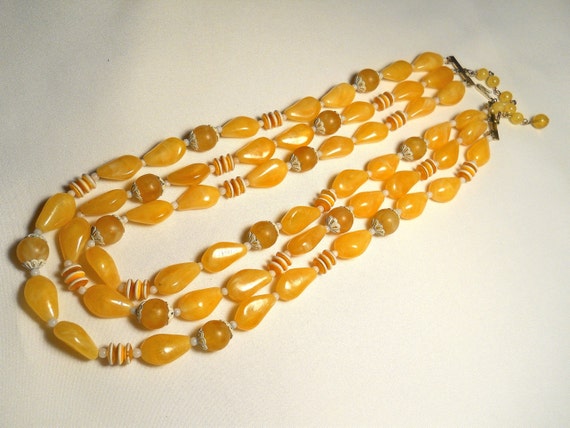 Vintage Butterscotch Yellow and White Beaded Trip… - image 6
