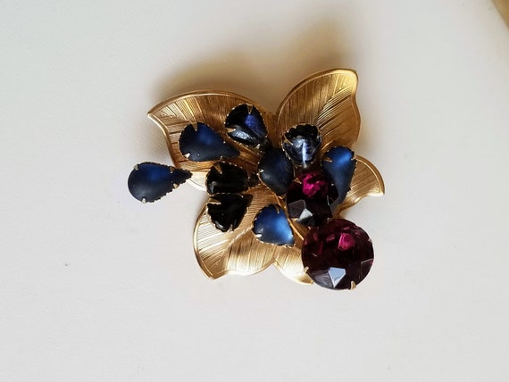 Vintage Purple and Blue Rhinestone Leaf Brooch Pin - image 4