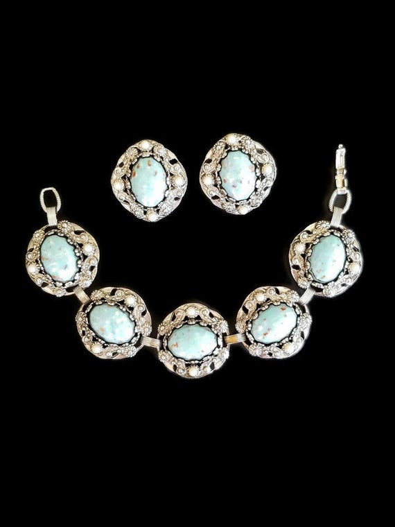 Vintage Faux Turquoise and Faux Pearl Bracelet an… - image 5