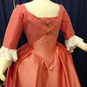 18th century "robe anglaise" (Peggy Schuyler) /buckle front gown