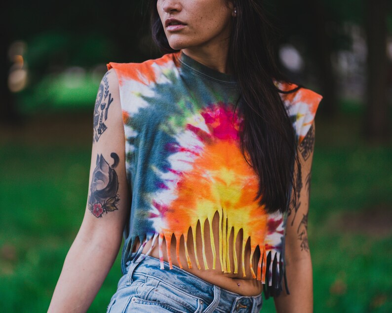 Sleeveless Fringe Crop Top Green Orange Tie Dye T Shirt  Size image 1