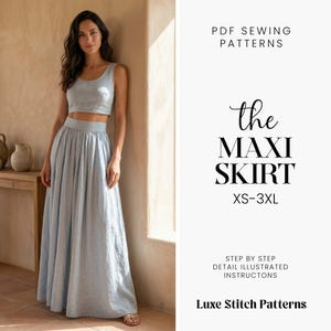 Op de afbeelding: Een lichtblauwe maxi-rok en crop top set. De afbeelding bevat de tekst "the MAXI SKIRT XS-3XL" en "PDF SEWING PATTERNS". De set is gemaakt van een zachte, vloeiende stof. De afbeelding bevat ook de tekst "STEP BY STEP DETAIL ILLUSTRATED INSTRUCTONS" en "Luxe Stitch Patterns".