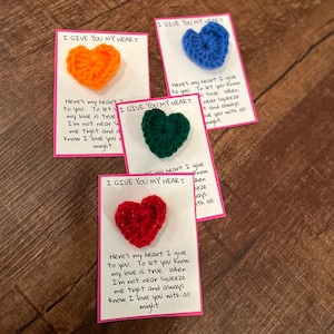 Acto aleatorio de bondad 4 tarjetas de corazón de bolsillo / Abrazo / Corazón / Corazón de ganchillo / Hecho a pedido / Doy mi corazón / Artículo físico