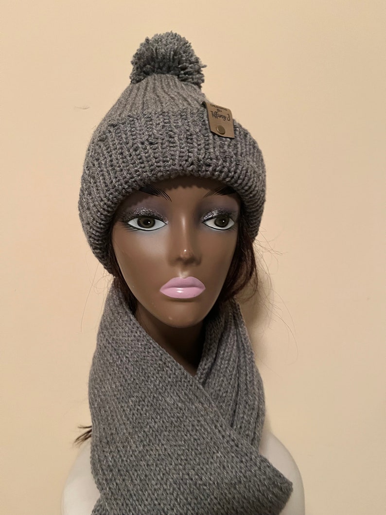 Handmade Knit Hat and Scarf Gift Free Shipping Free Shipping soft yarn winter accessory Gift Under 60 imagem 2