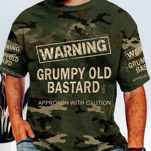 Warnung: Grumpy Old Git Approach With Vorsicht Waffe T-Shirt, Lifetime Mitglied Merch, Geschenk für Papa