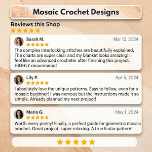 Pu&ograve; includere: Immagine con il testo "Mosaic Crochet Designs" e recensioni dei clienti. Le recensioni, datate tra marzo e maggio 2024, evidenziano la chiarezza e la facilit&agrave; d'uso dei modelli, accompagnate da valutazioni a stelle.