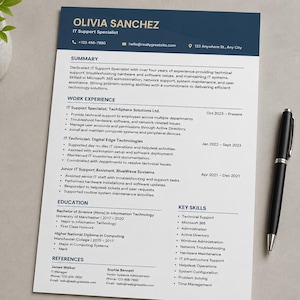 Może przedstawiać: Profesjonalny szablon życiorysu dla specjalisty wsparcia IT o nazwisku Olivia Sanchez. Dokument posiada ciemnoniebieski nagłówek, białe tło oraz czarny tekst zorganizowany w sekcje dotyczące podsumowania zawodowego i doświadczenia w pracy.