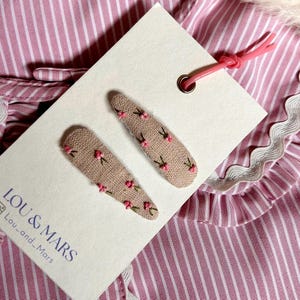 2 Flower Embroidered Barrettes, Snap Hair Clips Unique autumn Gift, Hair accessories with embroidery for girls