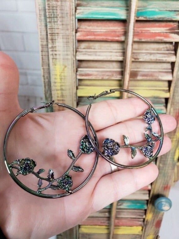 Blue Iridescent Metal Asian Inspired Floral Hoop … - image 7